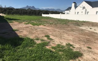 648 m² Land available in Croydon