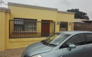 2 Bedroom House in Molapo