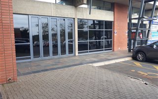 374 m² Retail Space in Silver Lakes
