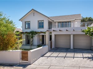 4 Bedroom House in Schonenberg Estate