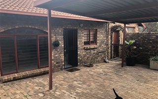 1 Bedroom Garden Cottage in Northcliff