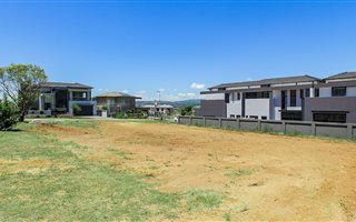 728 m² Land available in Aspen Hills