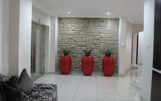 6 Bedroom House in Eldo Meadows