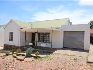 2 Bed Townhouse in Oudtshoorn