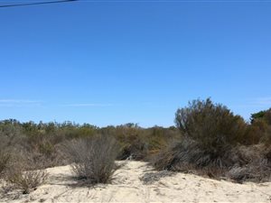 744 m² Land available in Redelinghuys