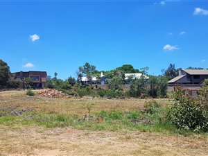 901 m² Land available in Kameeldrift East