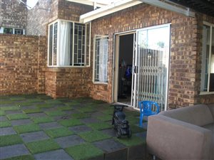4 Bed House in Moreleta Park