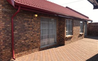 3 Bedroom House in Esther Park