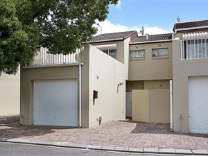 3 Bed Townhouse in Stellenberg
