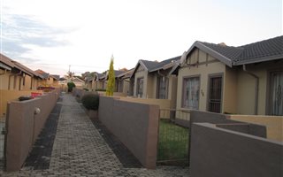 2 Bedroom Simplex in Ormonde