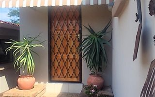 1 Bedroom Garden Cottage in Groenkloof