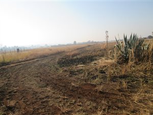 1.1 ha Land available in Raslouw AH