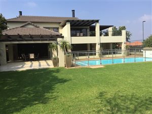 2 Bed Apartment in Maroeladal