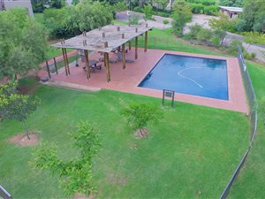2 Bedroom Penthouse in Jackal Creek Golf Estate