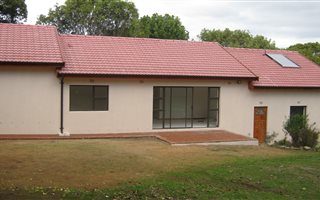 2 Bedroom House in Constantia