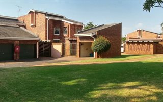 3 Bedroom Duplex in Florauna