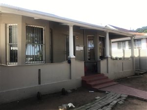 8 Bedroom House in Berea