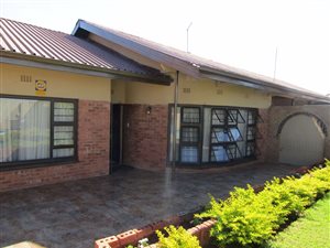 3 Bed House in Kirstenhof