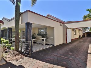 6 Bed House in Sherwood