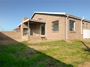 2 Bed House in Klein Brak River