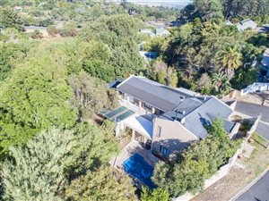 4 Bed House in Helderberg Estate