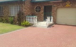 3 Bedroom House in Dennesig