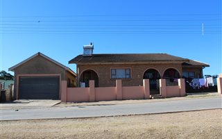 4 Bedroom House in Gerald Smith