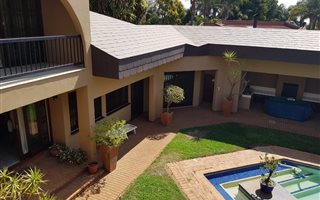 4 Bedroom House in Sterpark