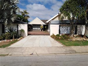 11 Bed House in Penford