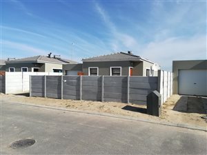 3 Bed House in New Macassar Village