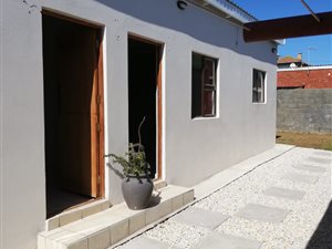 1 Bed Garden Cottage in Bluewater Bay