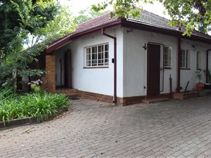 325 m² Commercial space in Kensington B