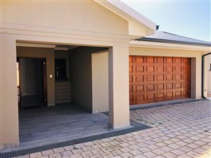 4 Bed House in Mossel Bay Central