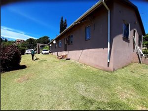 6 Bed House in Clare Hills