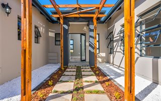 3 Bedroom House in Kraaibosch