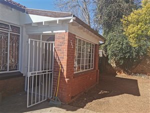 3 Bed House in Kensington