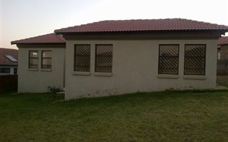 3 Bedroom House in Suiderberg