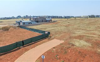 1400 m² Land available in Eye of Africa