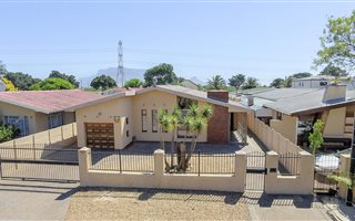 3 Bedroom House in Goodwood
