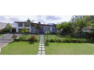 4 Bed House in Panorama
