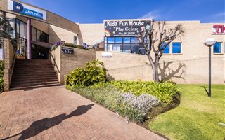 1745 m² Commercial space in Sunnyrock