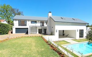 4 Bedroom House in Parktown North