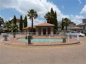 3 Bed Townhouse in Edenglen
