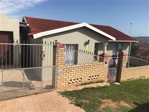 3 Bedroom House in Kwadwesi
