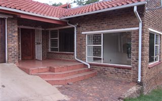 3 Bedroom House in Breaunanda