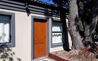 1 Bedroom House in Constantia