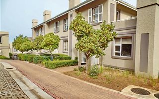 2 Bedroom Apartment in Pinnacle Point Golf Estate