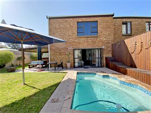 3 Bed Duplex in Bloubergstrand