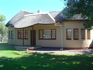 3 Bed House in Beaufort West
