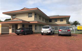 541 m² Commercial space in Tableview